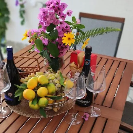 Club Apartament *